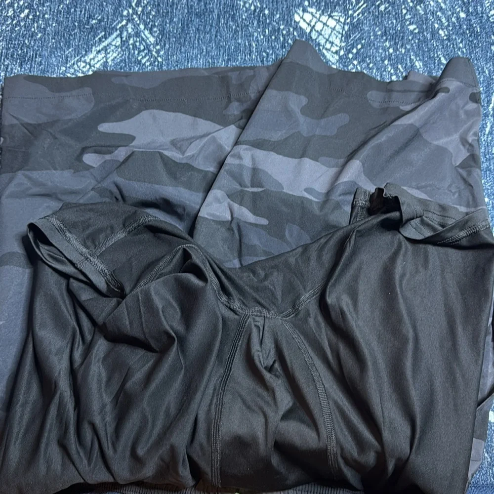 Hollister trendy gray